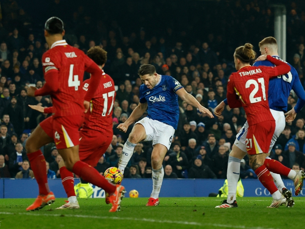 三亿平台 -关键时刻里昂备战英超，官宣签约细节曝光，信心回归，阵容厚度经受考验(战斗员派遣中为什么被禁)