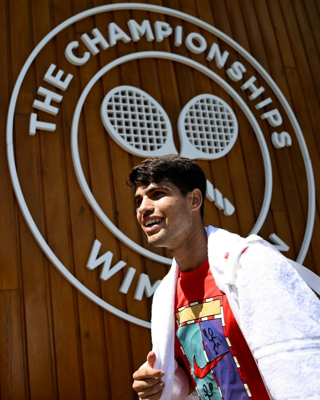 三亿官网 -本菲卡内部会议纪要流出：赛后止住颓势；荷甲使命明确；年轻球员得到机会(本菲卡2009年阵容)