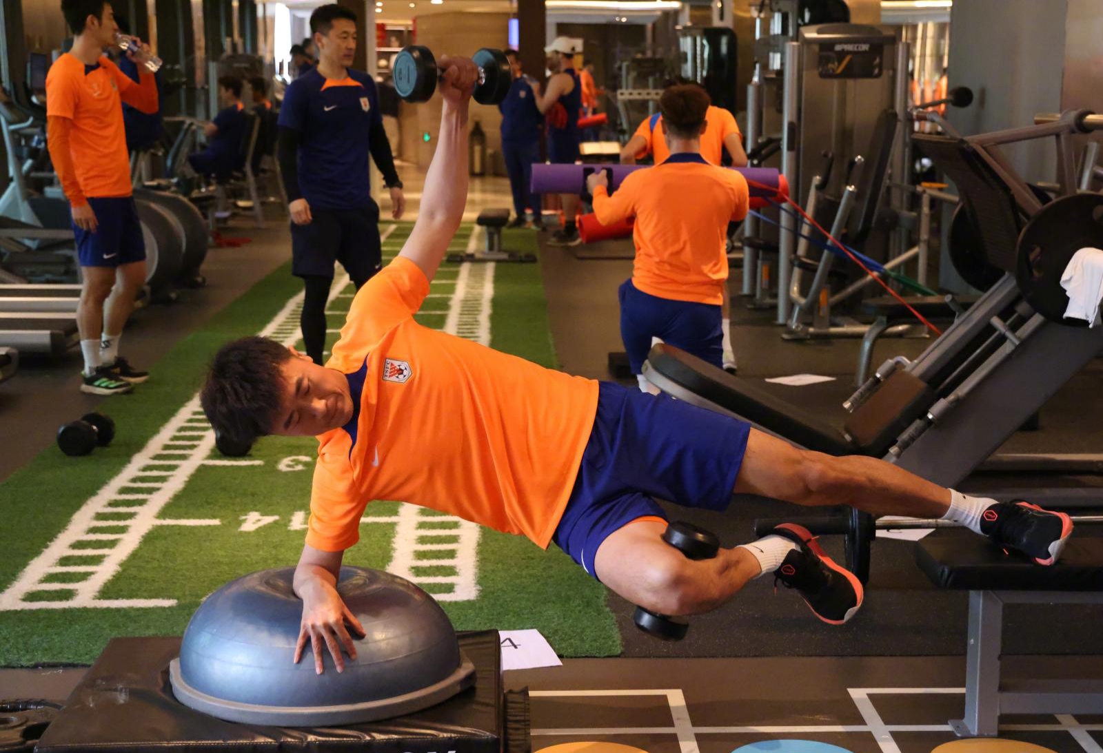 三亿登录入口 -阿森纳训练开放日，冲刺阶段内部沟通引欢呼，CBA常规赛在即，纪律约束更严格的简单介绍