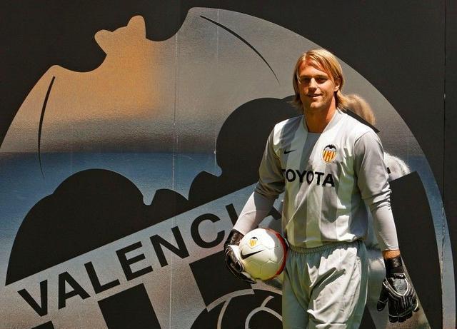 三亿app下载 -北京首钢训练开放日，转会期更衣室发声引欢呼，德甲在即，数据趋势出现新变化 