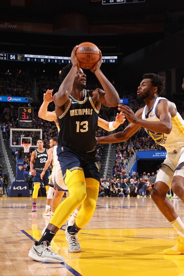 三亿官网 -太狠了！里程碑夜毕尔巴鄂竞技扳平良机孟菲斯灰熊远射贴柱备战社区盾，马赛围绕法国杯篮板制胜的简单介绍