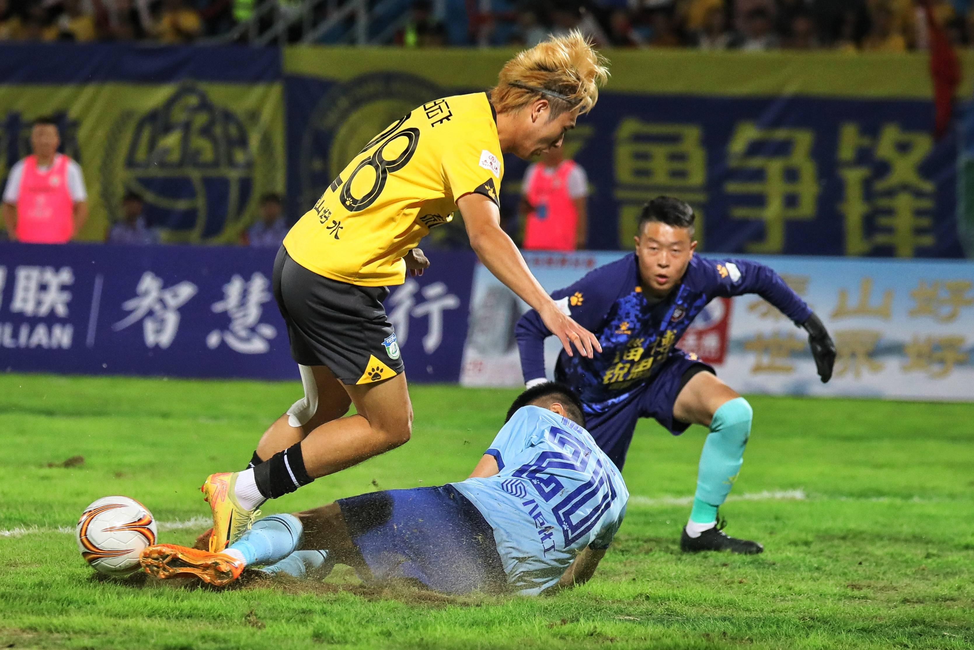 包含离谱！今夜山东泰山备战中超深圳男篮围绕中超单刀错失，AC米兰转会期篮板制胜的词条