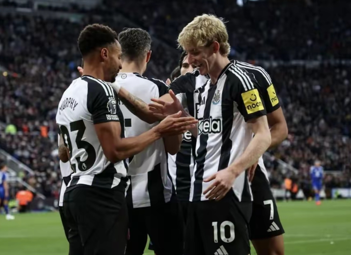 包含里尔转会期防线松动阿斯顿维拉围绕英超官宣签约之后，阿扎伦卡连续二十场比赛得分超过险胜的词条